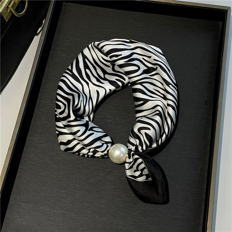 🧣 Pearl Magnetic Closure Scarf Necklace: Elegant 2-in-1 Printed Scarf! ✨