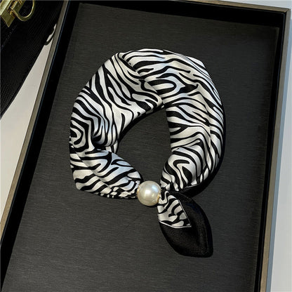 🧣 Pearl Magnetic Closure Scarf Necklace: Elegant 2-in-1 Printed Scarf! ✨