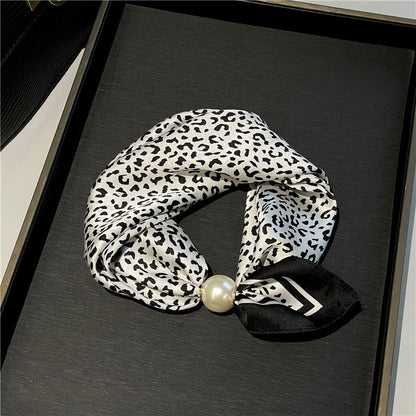 🧣 Pearl Magnetic Closure Scarf Necklace: Elegant 2-in-1 Printed Scarf! ✨