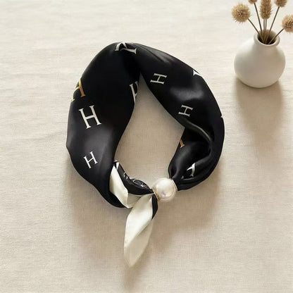 🧣 Pearl Magnetic Closure Scarf Necklace: Elegant 2-in-1 Printed Scarf! ✨