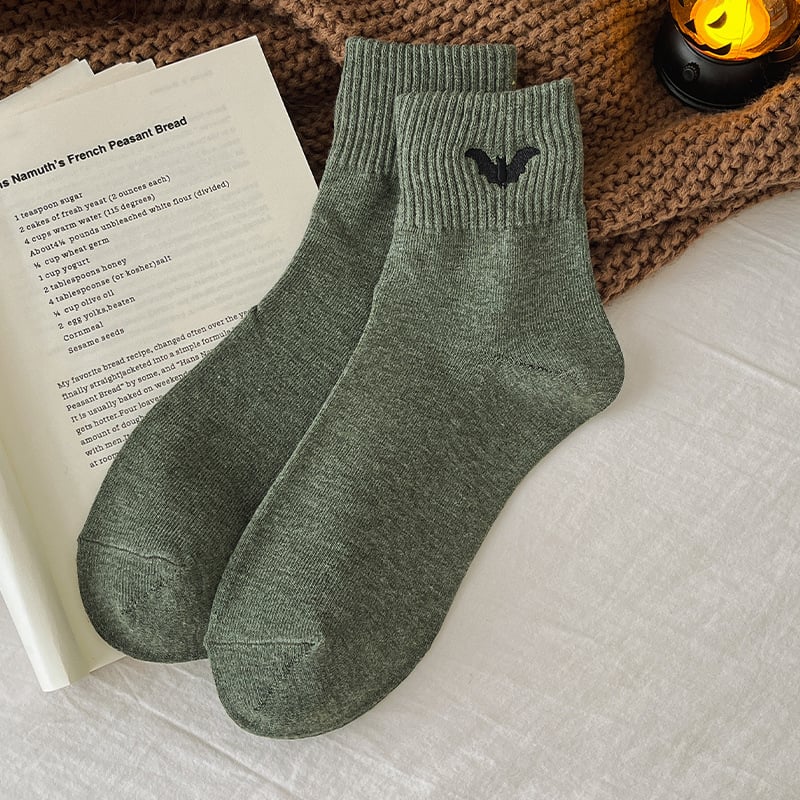 🔥🔥🔥Split price down to £2.17 each🎃Halloween Embroidered Crew Socks🧦