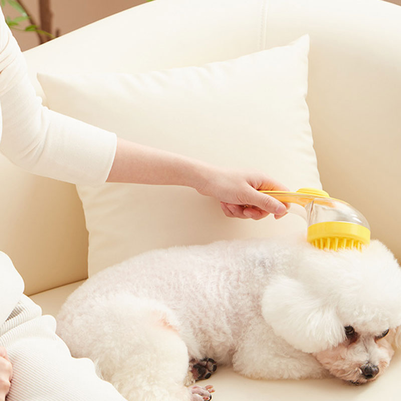 🌟Pet Bath Brush with Built-In Shampoo Dispenser 🐾  Gentle Massage Grooming Tool for Dogs & Cats – Ergonomic, Easy-to-Use & Vet-Approved Care 🇬🇧💧
