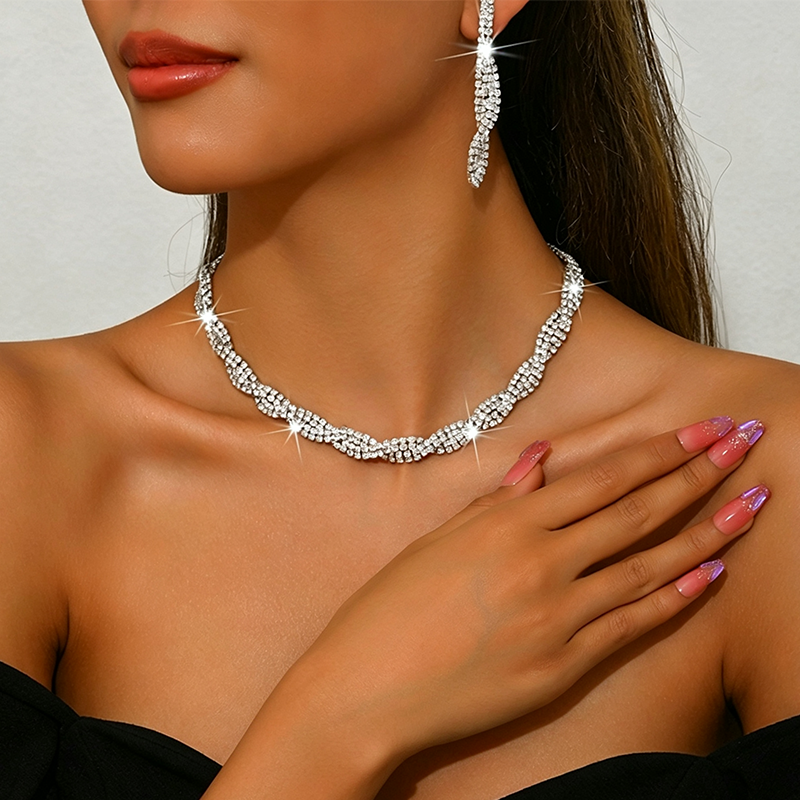 💎 48% OFF NOW! ✨ Sparkling Rhinestone Claw Chain Necklace & Earrings Set – Elegant design, brilliant shine & lightweight – Perfect for parties, weddings & daily glamour 🌟