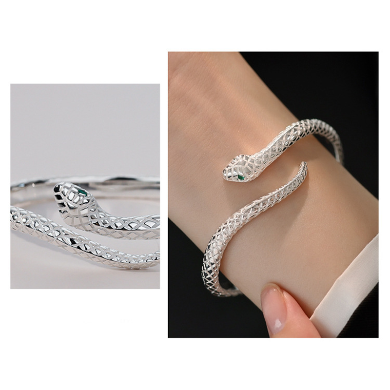 Vintage Snake Bangle Bracelet – Adjustable Open Cuff with Textured Scale Details & Green Eye Accents ✨